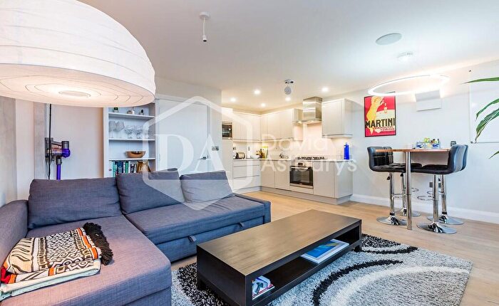 2 Bedroom Apartment To Rent In Hornsey Road, Holloway, London, N7