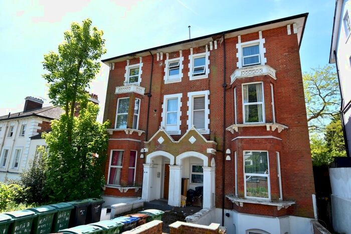 2 Bedroom Flat To Rent In Belvedere Road, London, SE19