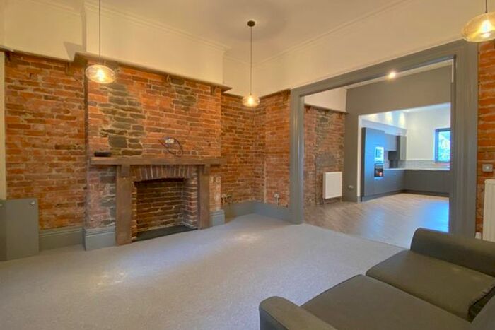 1 Bedroom Flat To Rent In Walter Road, Swansea, SA1