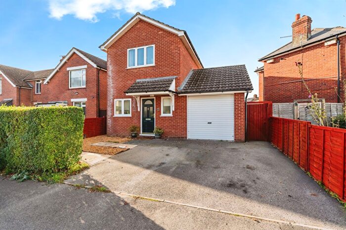 2 Bedroom Detached House For Sale In Spencer Road, Eastleigh, SO50