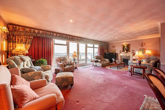 2 Bedroom Flat For Sale In Homefield Road, Bromley, BR1