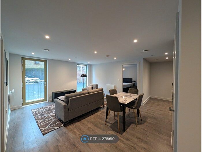 2 Bedroom Flat To Rent In The Hive, Luton, LU1