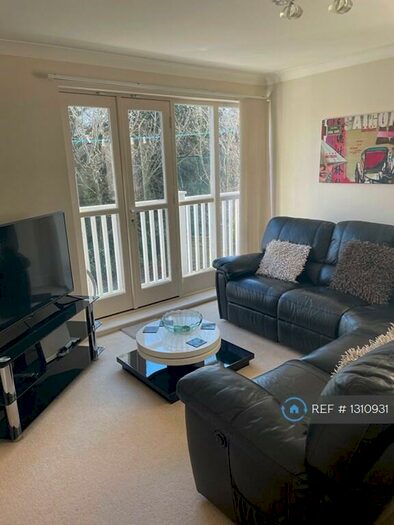 2 Bedroom Flat To Rent In West Brook House, Solihull, B92