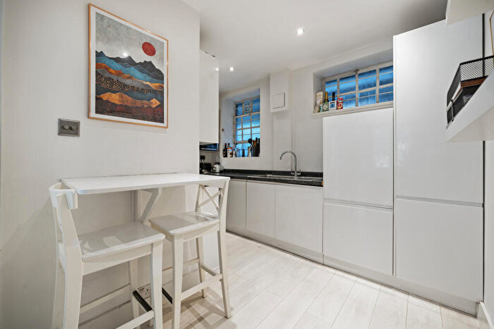 1 Bedroom Flat For Sale In Mortimer Crescent, London, NW6