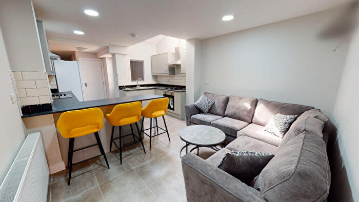 6 Bedroom House To Rent In Dawlish Road, Selly Oak, Birmingham, B29