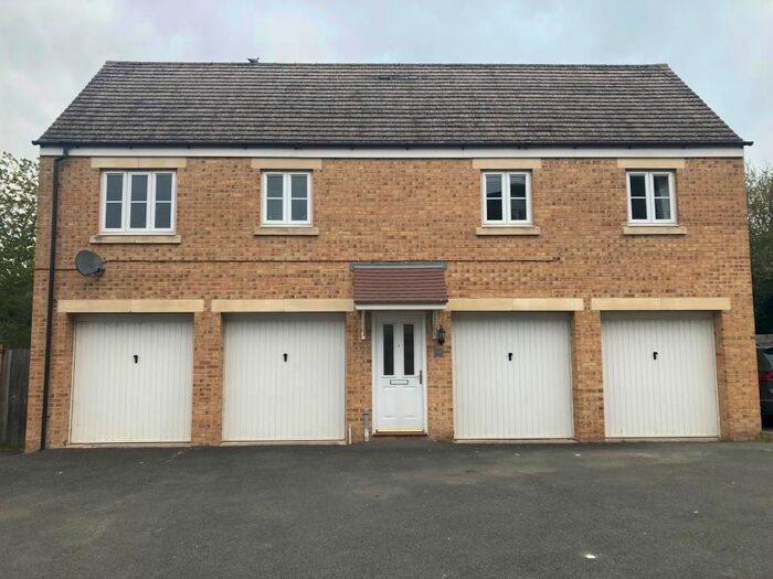 2 Bedroom Flat To Rent In Waterford Road, Witney, OX28