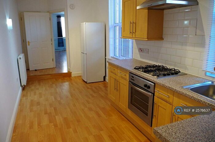 2 Bedroom Flat To Rent In Allen Road, Northampton, NN1
