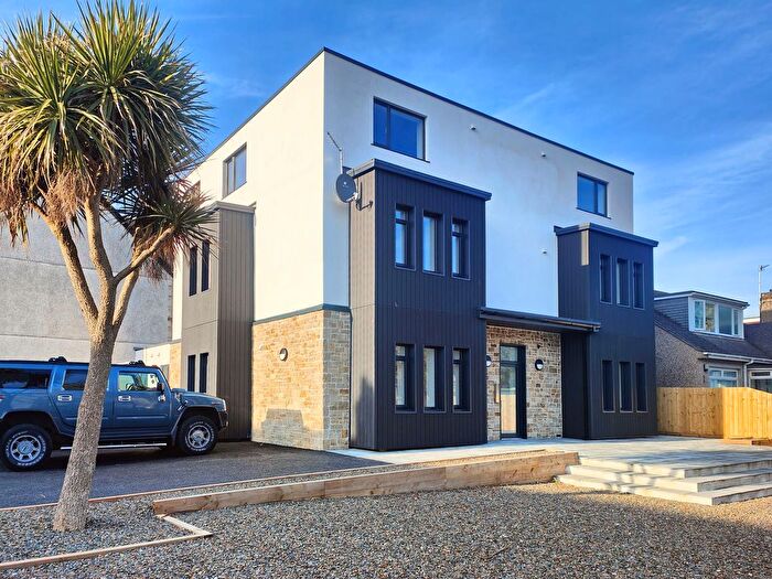 2 Bedroom Flat To Rent In Apartment, Tewyn House, Eliot Gardens, Newquay, TR7