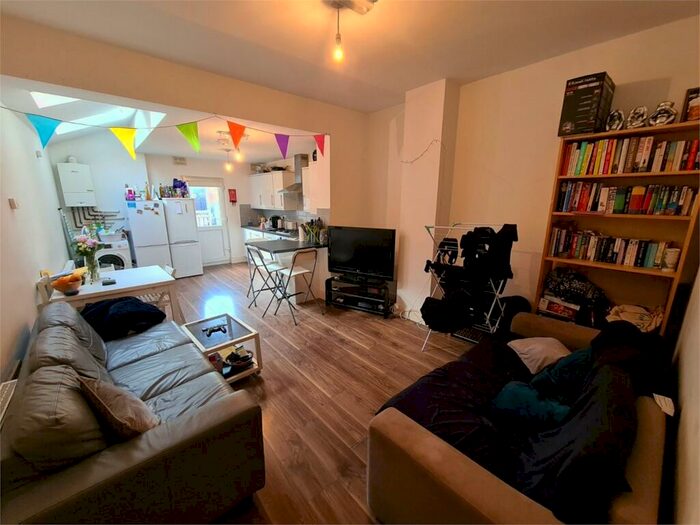 5 Bedroom End Of Terrace House To Rent In Bedford Road, East Finchley, N2
