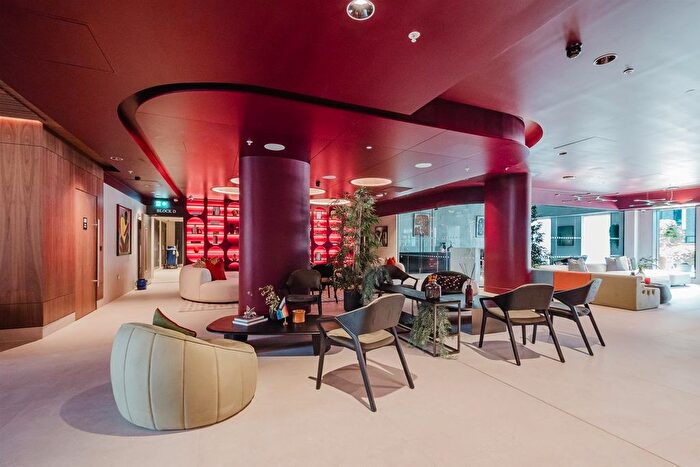 2 Bedroom Flat To Rent In Waterhouse Gardens, Manchester, M3