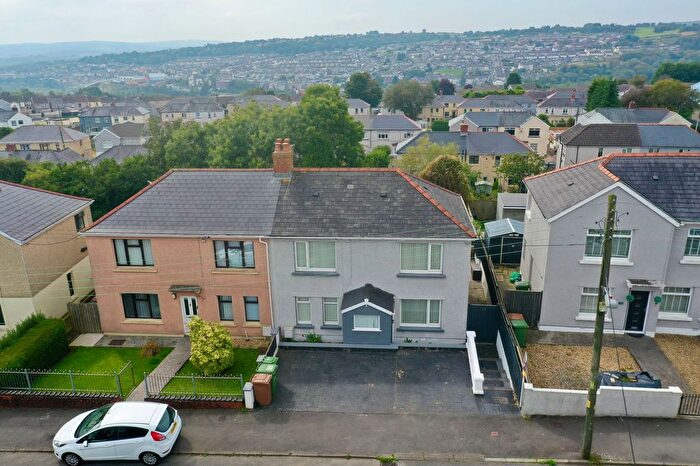 3 Bedroom Semi-Detached House To Rent In Coed-Y-Moeth Road, Aberbargoed, CF81