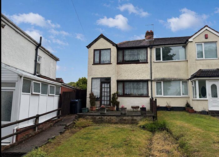 3 Bedroom Semi-Detached House For Sale In Courtenay Road, Great Barr, Birmingham, B44