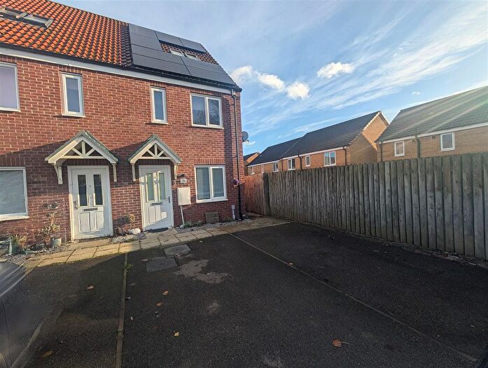 3 Bedroom End Terrace House For Sale In Furnace Close, North Hykeham, LN6