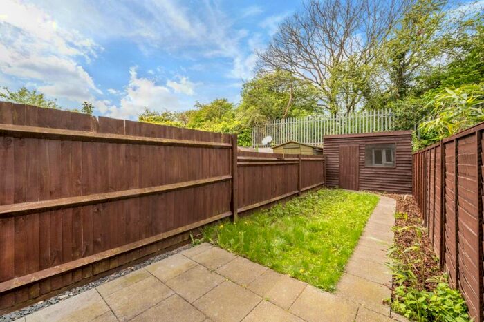 3 Bedroom Flat To Rent In Wotton Road, Cricklewood, NW2