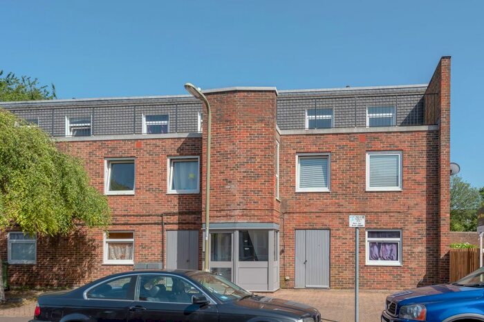 3 Bedroom Maisonette To Rent In Lower Brook Street, Winchester, SO23