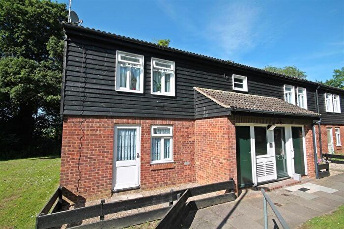 1 Bedroom Apartment To Rent In Woodside Avenue, Canterbury, CT4