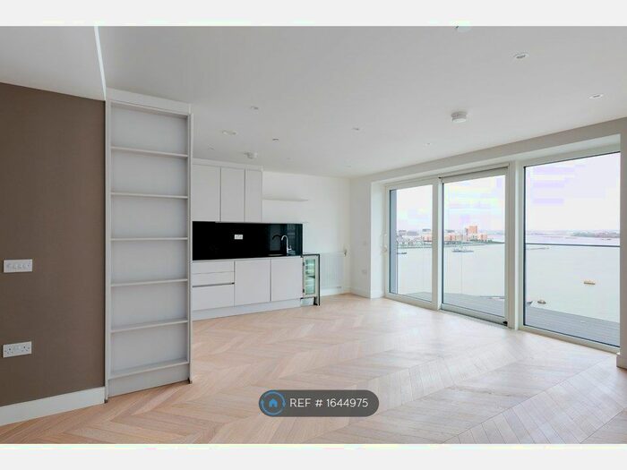 2 Bedroom Flat To Rent In Hennessey Apartments, London, SE18