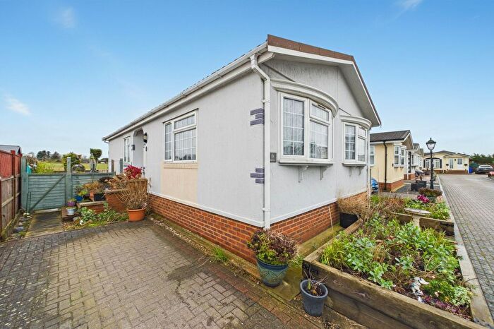 2 Bedroom Park Home For Sale In Rymer Court, Barnham, IP24