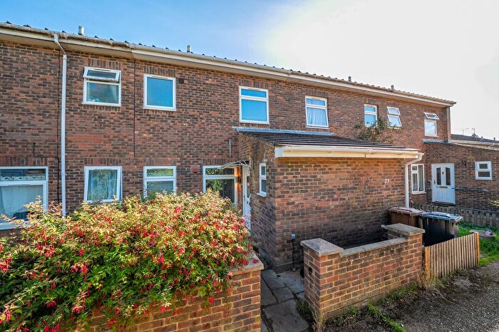 3 Bedroom Terraced House For Sale In Camelot Close, Andover, SP10
