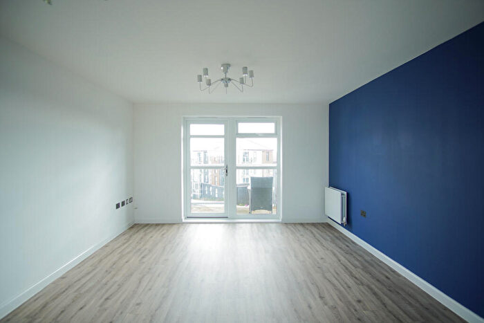 2 Bedroom Flat To Rent In Wood Street, Patchway, South Gloucestershire, BS34