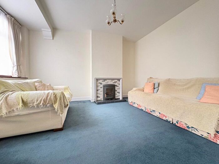 3 Bedroom House To Rent In Knebworth Avenue, Walthamstow, London, E17