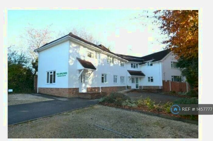 1 Bedroom Flat To Rent In The Appleyard, Amersham, HP7