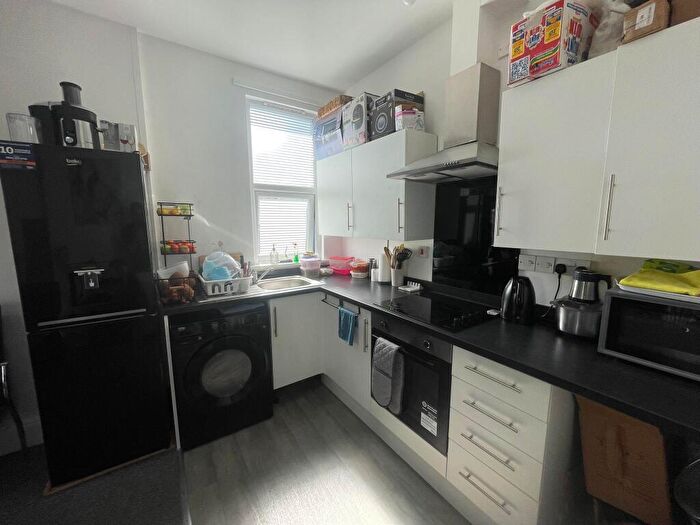 1 Bedroom Apartment To Rent In / Woodland Terrace Flat, PL4