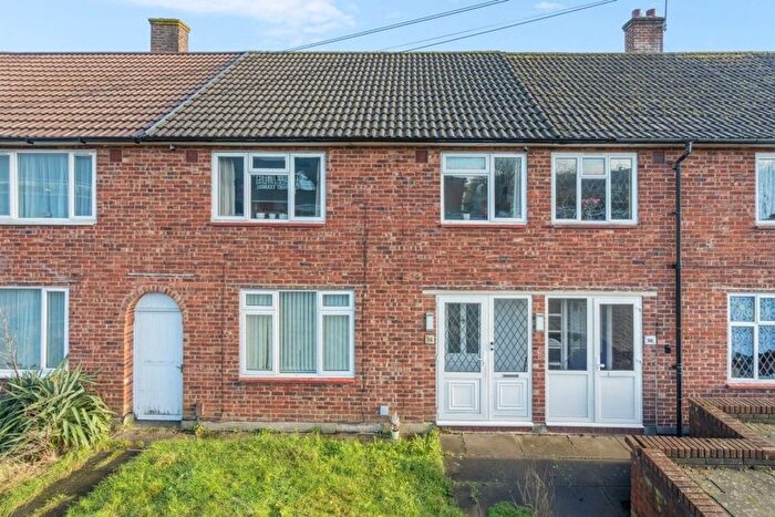 3 Bedroom Terraced House For Sale In Gosforth Lane, Watford, WD19