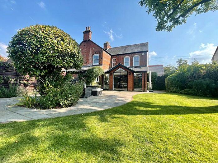 4 Bedroom Semi-Detached House For Sale In Village Centre, Stunning And Spacious, HP10