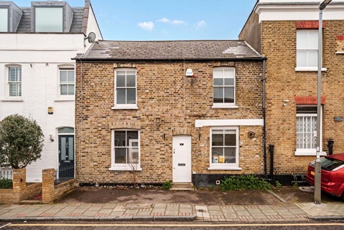 3 Bedroom Detached House To Rent In Wadham Road, Putney, London, SW15