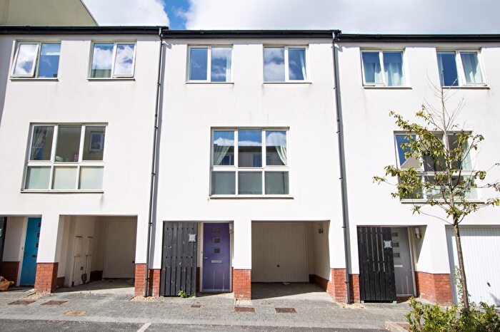 4 Bedroom Terraced House To Rent In Gibson Way, Penarth, CF64