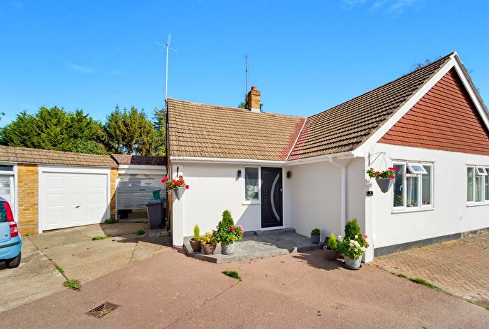 4 Bedroom Semi-Detached House For Sale In Inglehurst, New Haw, KT15