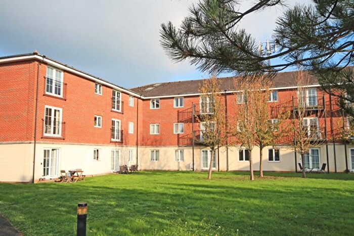 2 Bedroom Flat To Rent In Arundel Court, Brookers Road, Billingshurst, RH14