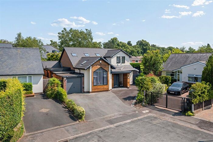 4 Bedroom Detached House For Sale In Winmarith Drive, Hale Barns, WA15