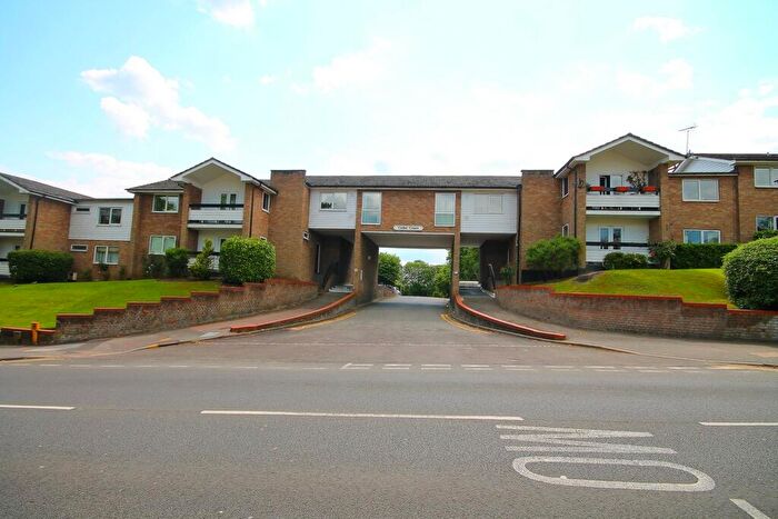 1 Bedroom Flat To Rent In Cedar Court, Epping, CM16