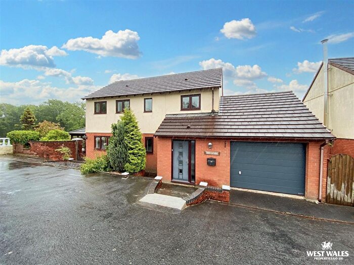 4 Bedroom Detached House For Sale In Meinciau Road, Mynyddygarreg, Kidwelly, SA17