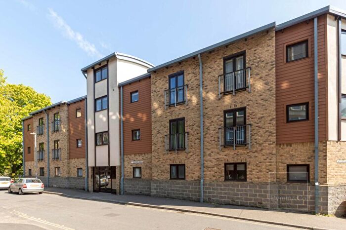 2 Bedroom Flat For Sale In Scoles Green, Norwich, NR1