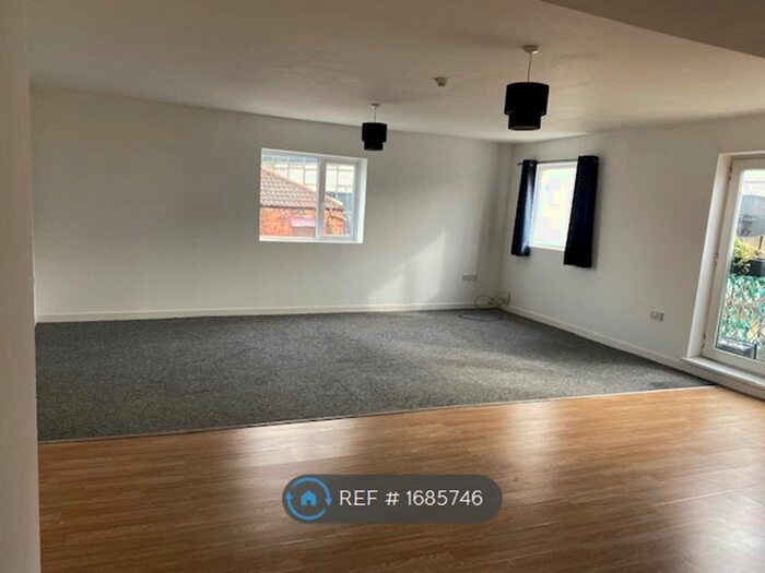 2 Bedroom Flat To Rent In Spring Bank, Hull, HU3