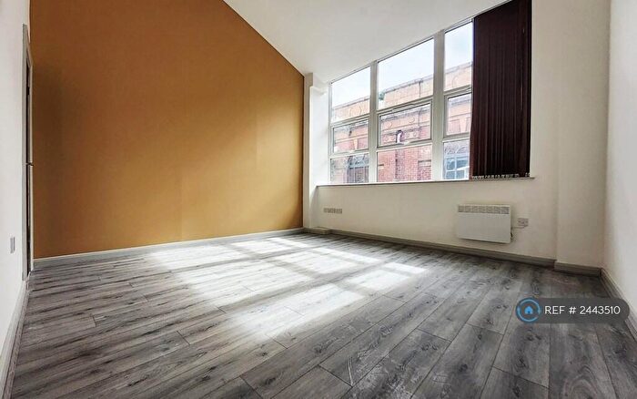 1 Bedroom Flat To Rent In Drake Street, Rochdale, OL16