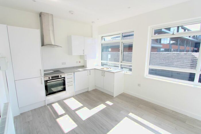 1 Bedroom Flat To Rent In Windsor Road, Slough, SL1