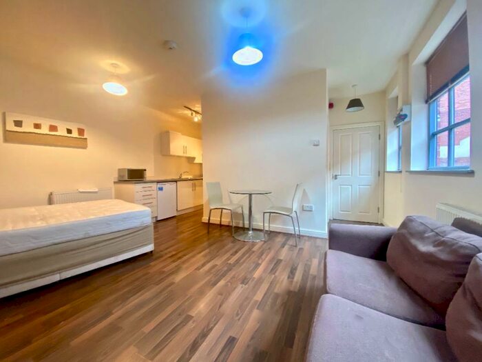 Studio To Rent In White Croft Works, Sheffield, S3