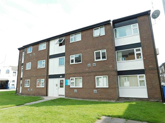 2 Bedroom Apartment To Rent In Higher Lane, Whitefield, Manchester, M45