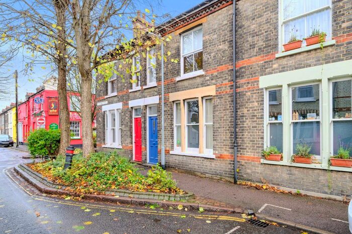 3 Bedroom Terraced House To Rent In Thoday Street, Cambridge, CB1