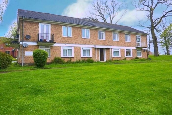 2 Bedroom Flat To Rent In The Becks, Alvechurch, B48