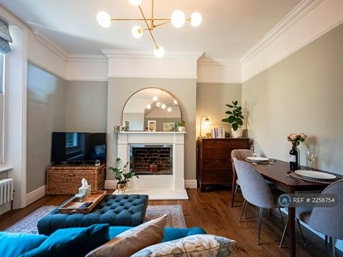 1 Bedroom Flat To Rent In Trafalgar Avenue, London, SE15