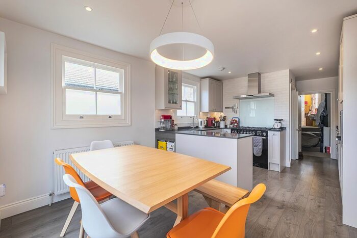 3 Bedroom Maisonette To Rent In Cargill Road, London, SW18