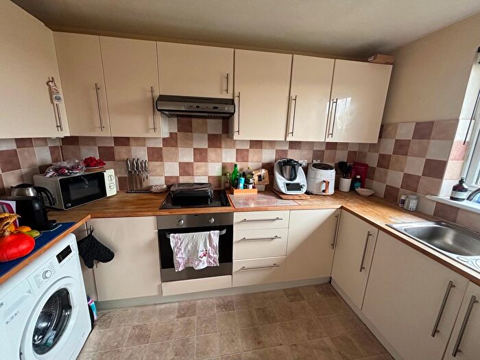 1 Bedroom Flat To Rent In Ryalls Court, Oakleigh Road North, London, N20