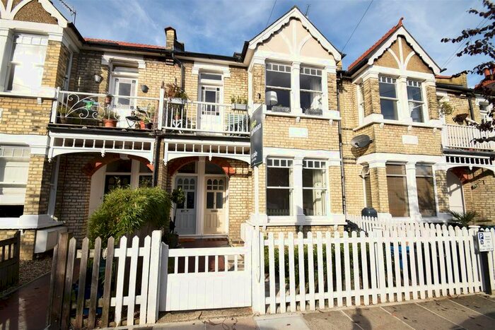 2 Bedroom Maisonette To Rent In Winchester Road, St Margarets, Twickenham, TW1