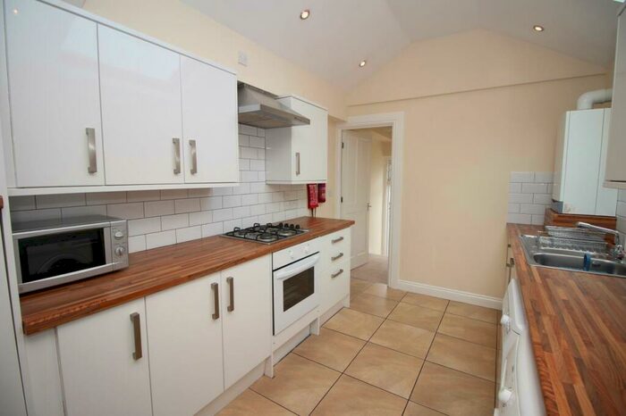 6 Bedroom Maisonette To Rent In Thornleigh Road, Jesmond, Newcastle Upon Tyne, NE2