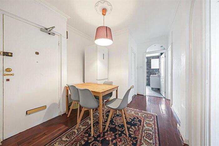 2 Bedroom Apartment To Rent In Townshend Court, St Johns Wood, NW8